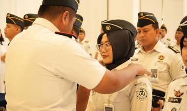 Karutan Surakarta Sematkan Tanda Kenaikan Pangkat, Lima Pegawai Resmi Naik Golongan Lewat Program Penyetaraan Ijazah